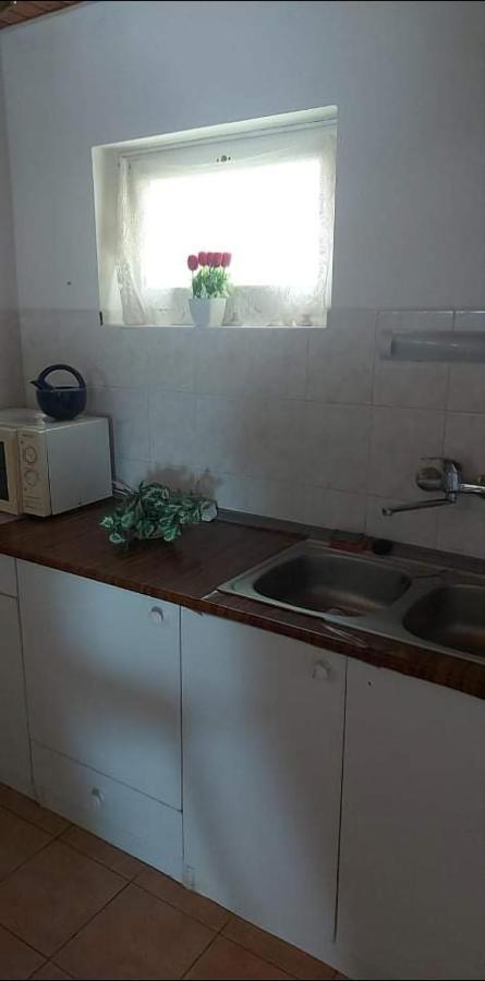 Visszavar-Lak Privat Berlemeny Badacsonytomaj Exterior foto