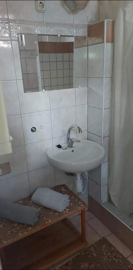 Visszavar-Lak Privat Berlemeny Badacsonytomaj Exterior foto
